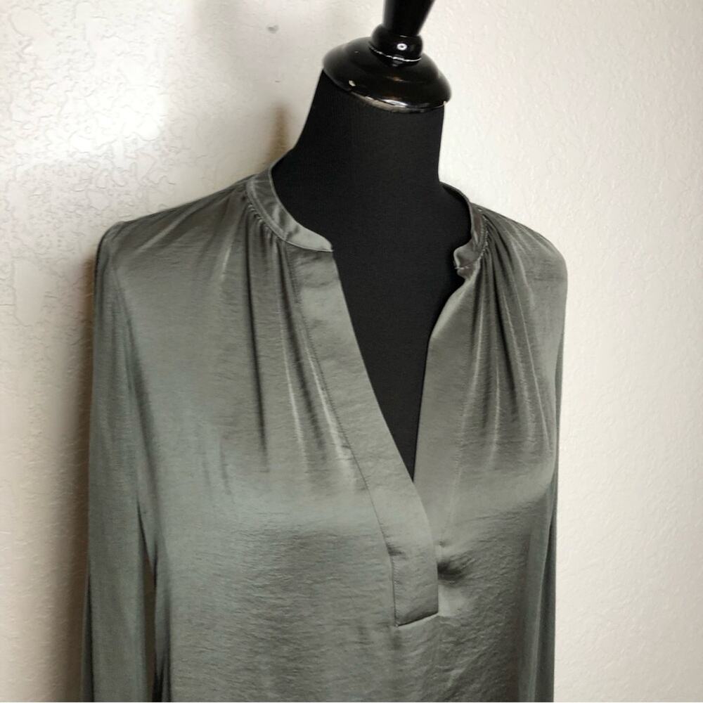 Vince green gray silky front knit back long sleeve v neck top size Small - Picture 2 of 14